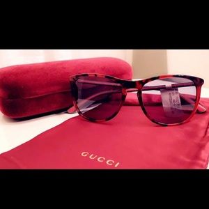 BRAND new Gucci women’s sunglasses!!